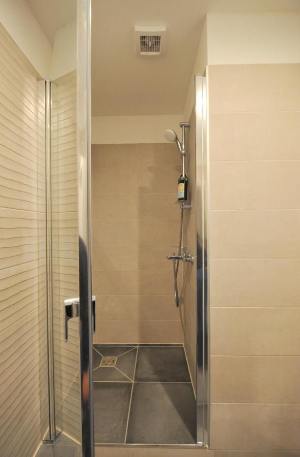 Central Comfort At Hanzas Residence, Stay Near Cafes, Bars, Museums & Esplanade Riga Exterior photo