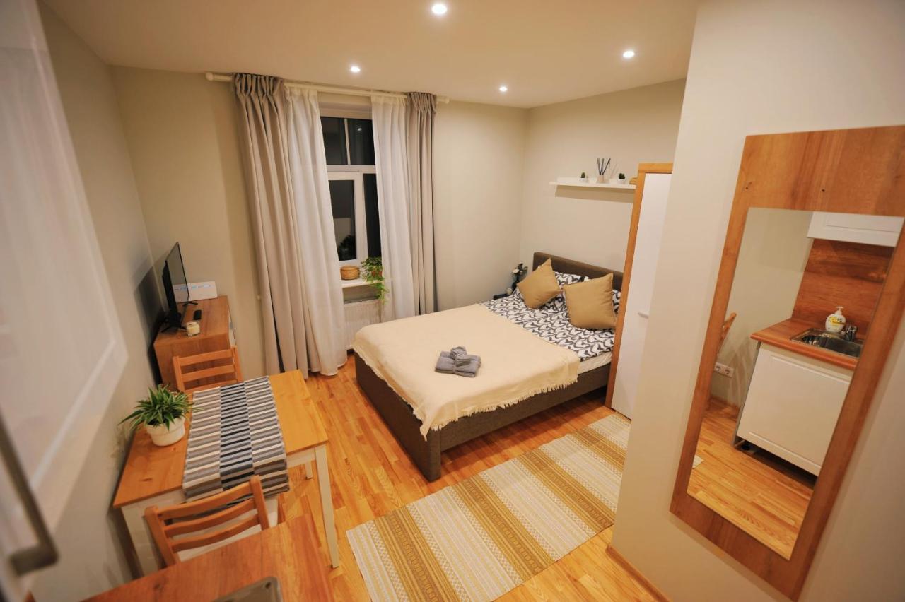 Central Comfort At Hanzas Residence, Stay Near Cafes, Bars, Museums & Esplanade Riga Exterior photo