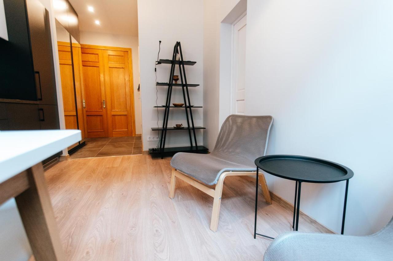 Central Comfort At Hanzas Residence, Stay Near Cafes, Bars, Museums & Esplanade Riga Exterior photo